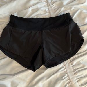 Lululemon 2.5” Speed it Up Shorts